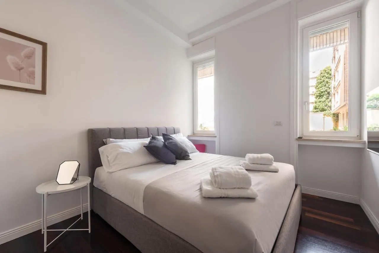 We Home - Bandello House, Corso Magenta Milan